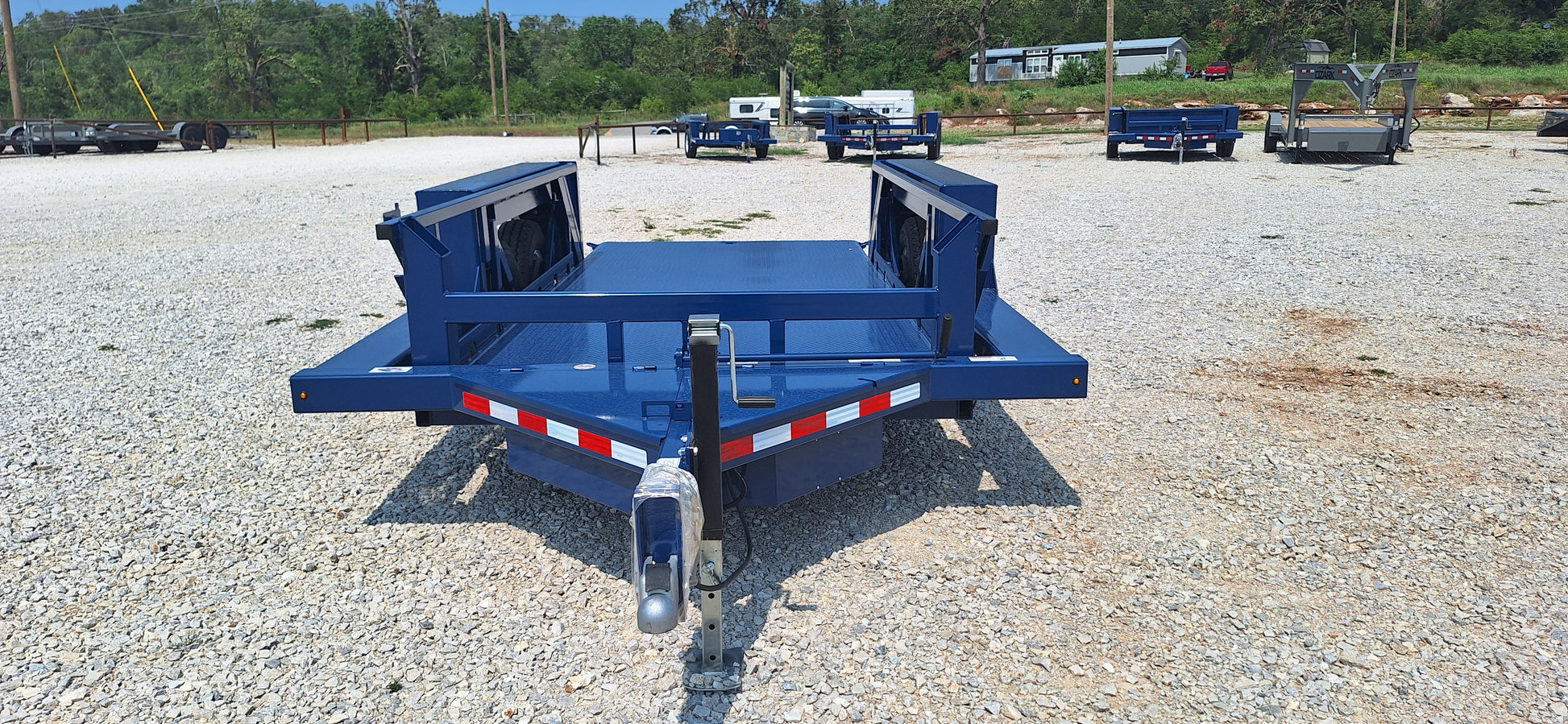Dual Tool Box-Left side houses pump and remote, adjustable coupler, Top Wind Drop Leg Jack