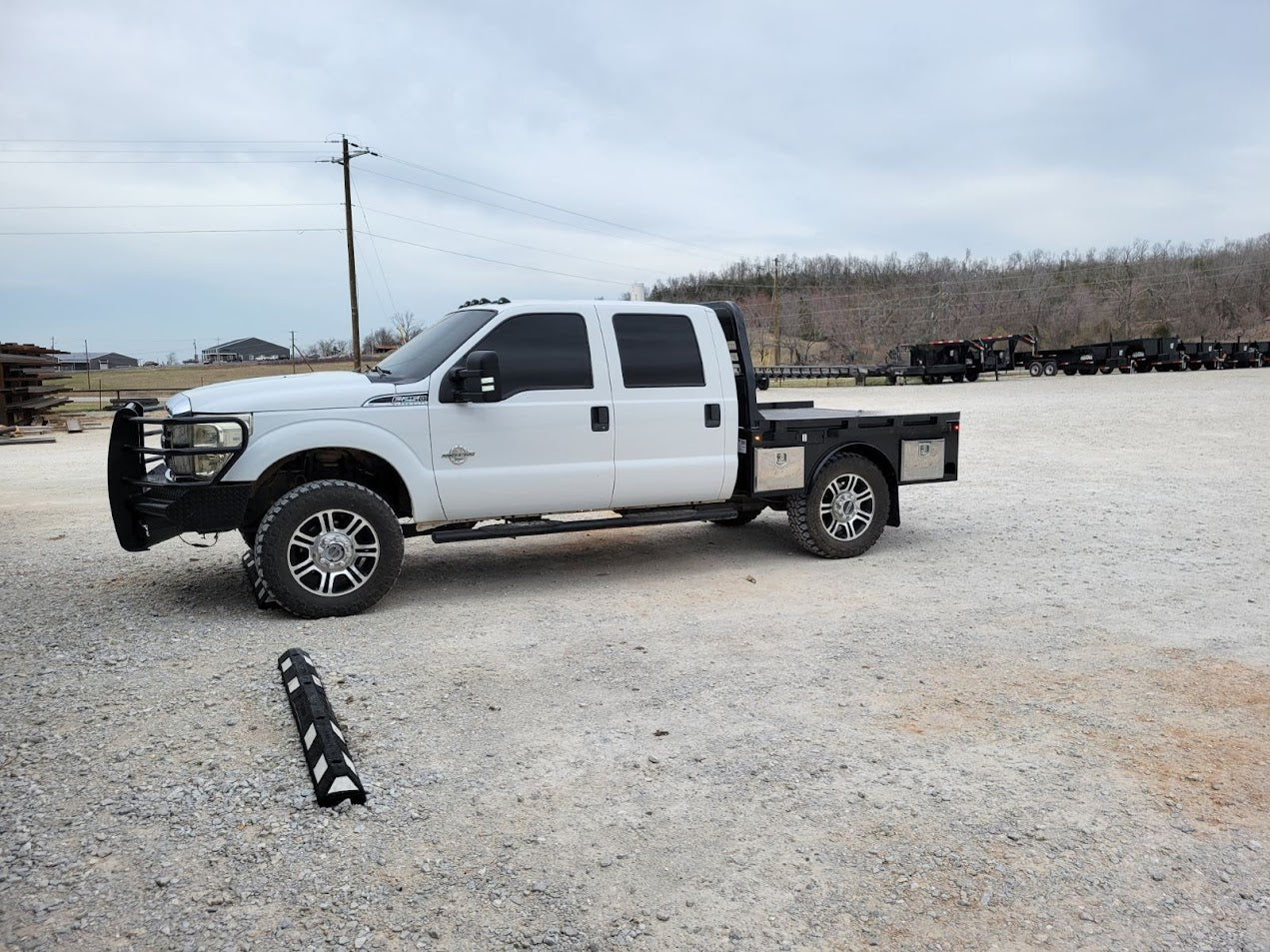 Crown Line Skirted Ford Single Wheel Short Bed SKS 40