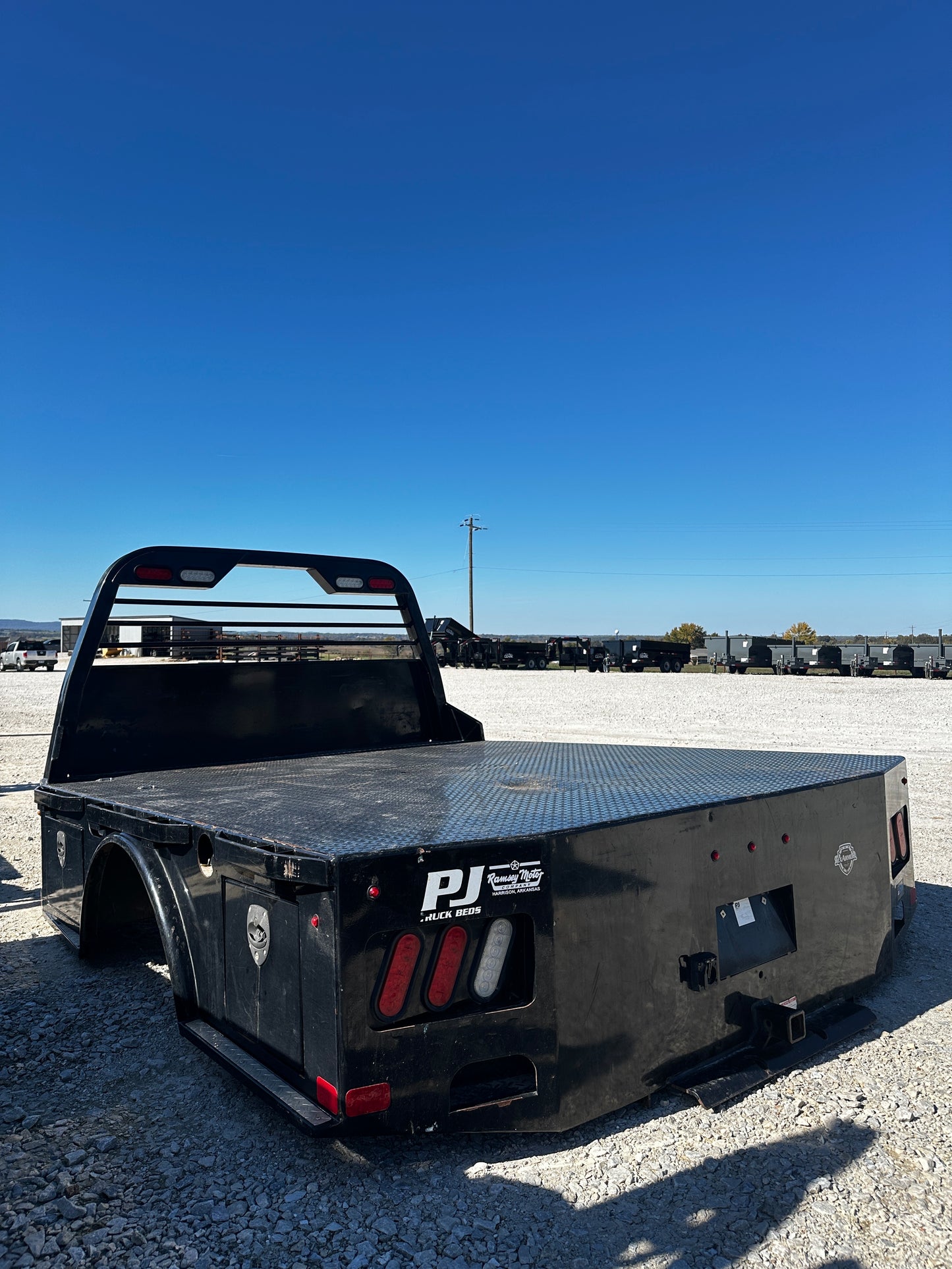 2020 PJ SKC-60 Cab+Chassis Dually Skirted Bed #6895
