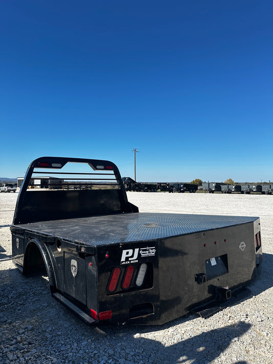 2020 PJ SKC-60 Cab+Chassis Dually Skirted Bed #6895