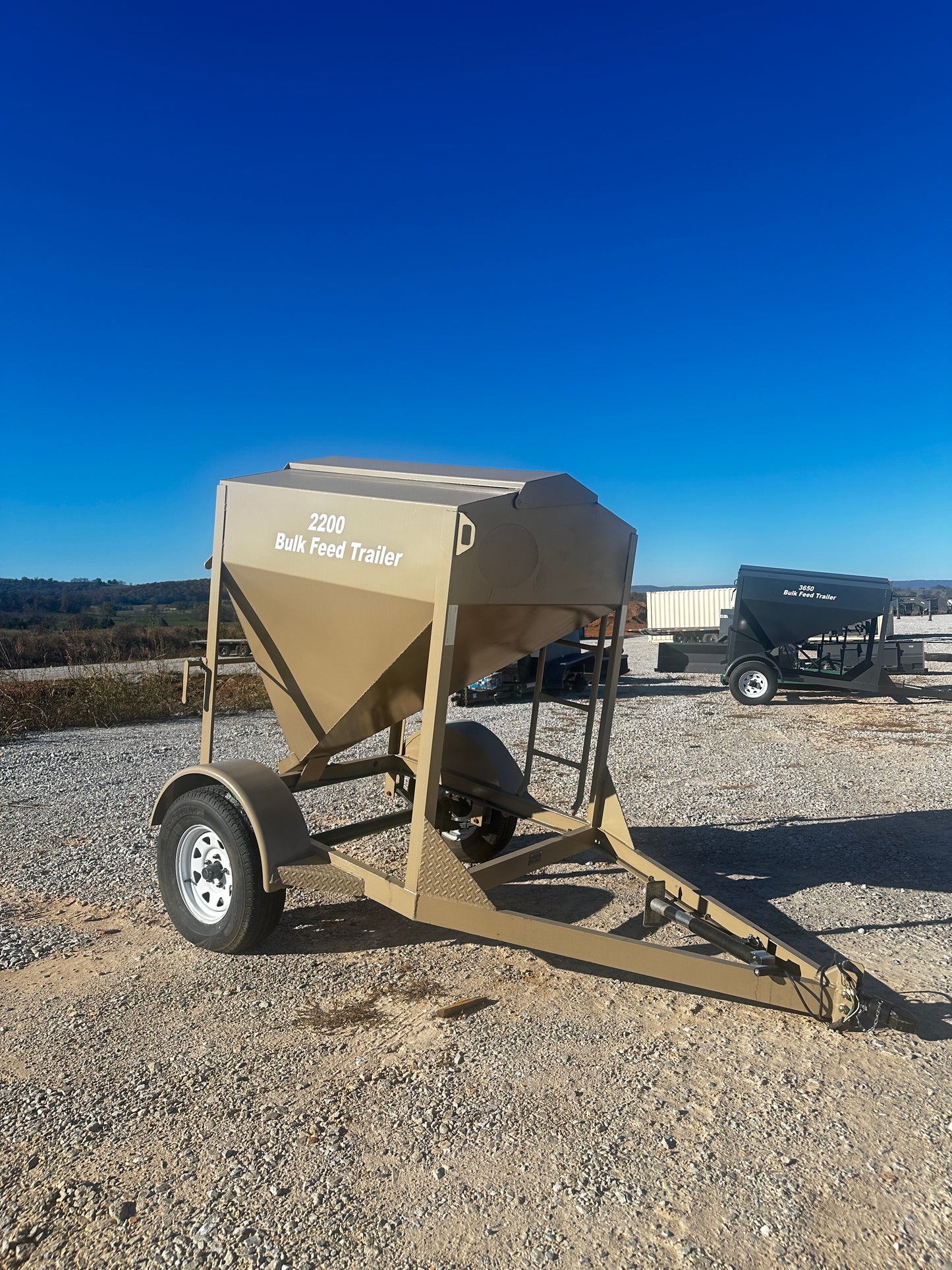 Portable Feed Bin (2200)